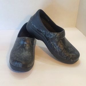 Women's Crocs Dual Comfort Clog